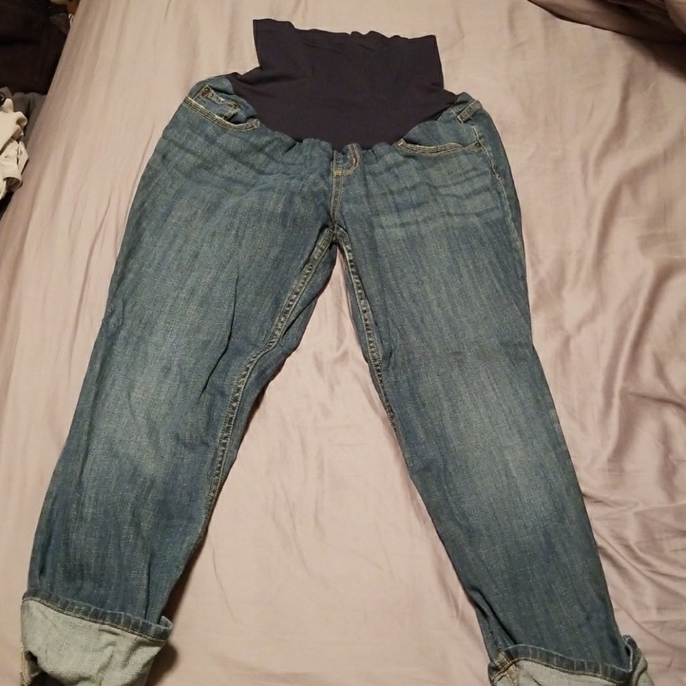 Maternity capris